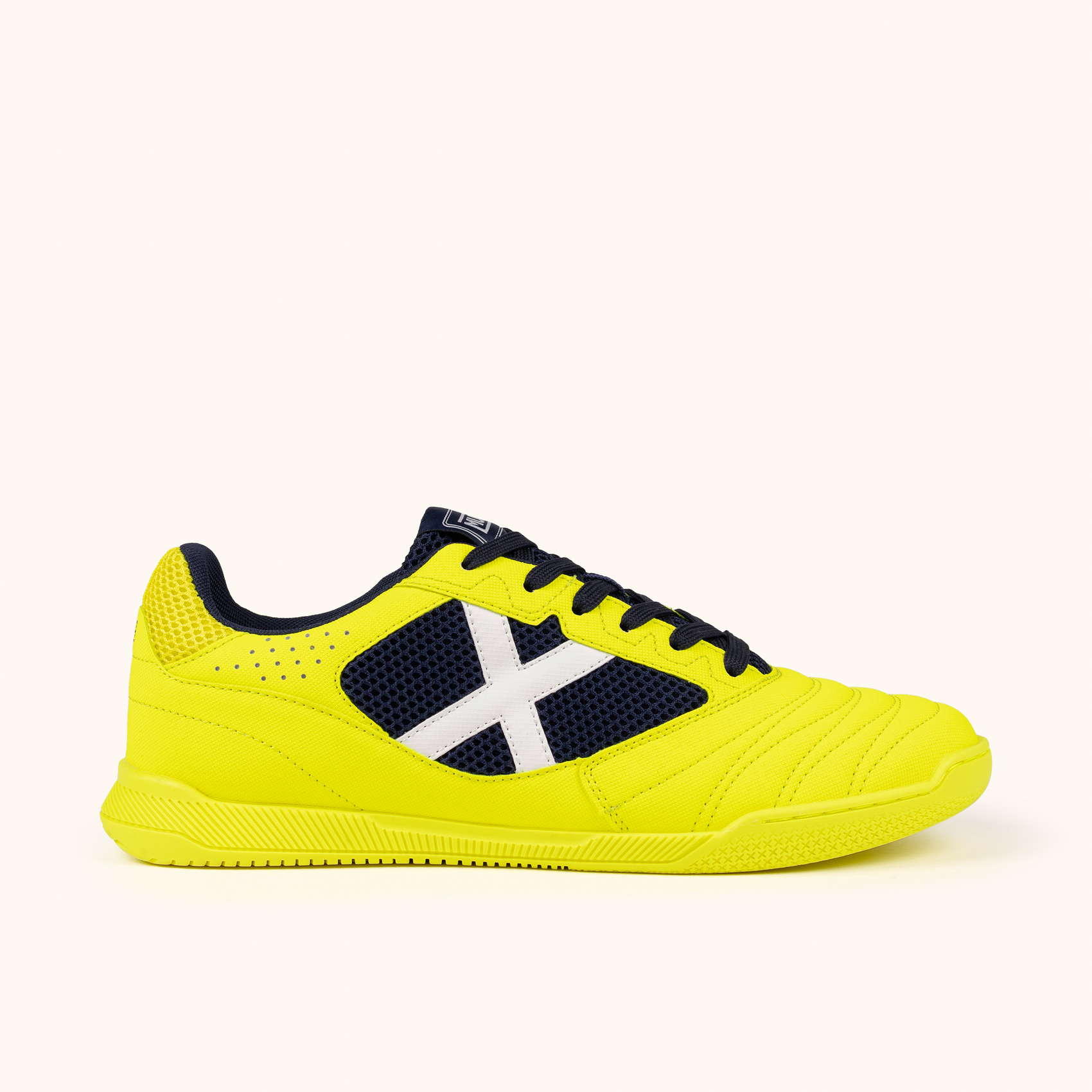 Imagem do produto Chuteira Futsal Debut Amarelo / Preto